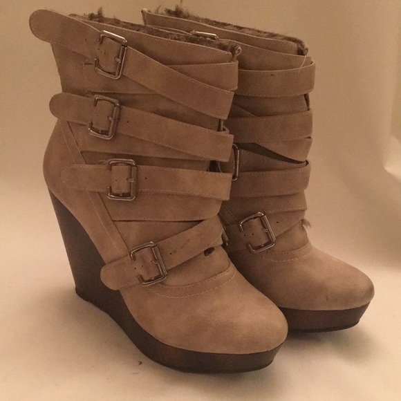 Shoes - Wedge boots!